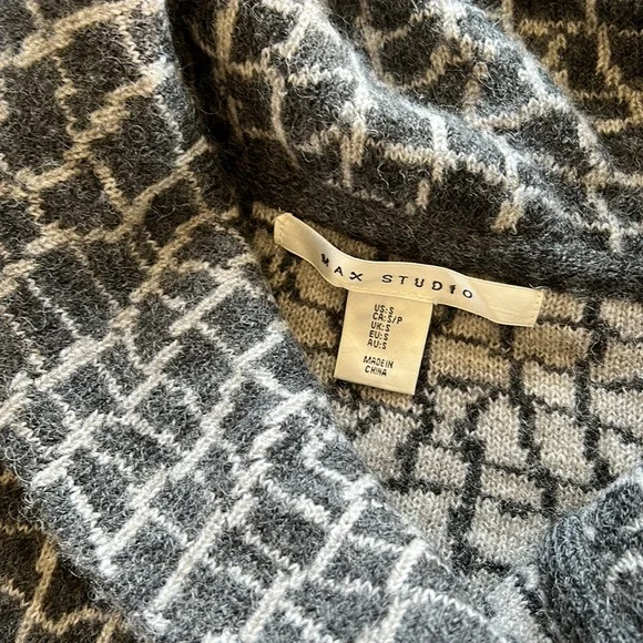 Warm sweater jacket - Picture 2 of 6